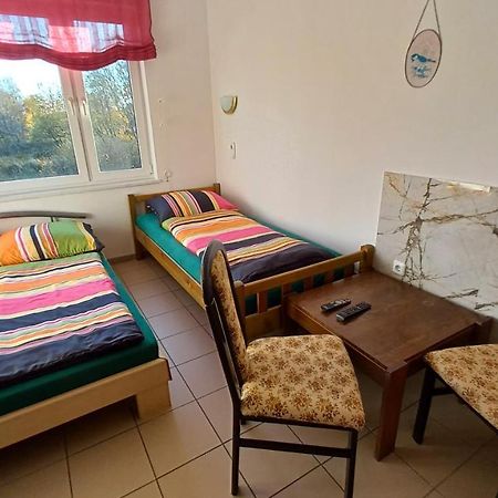 Pokoje Goscinne Dw Antom Dźwirzyno Extérieur photo