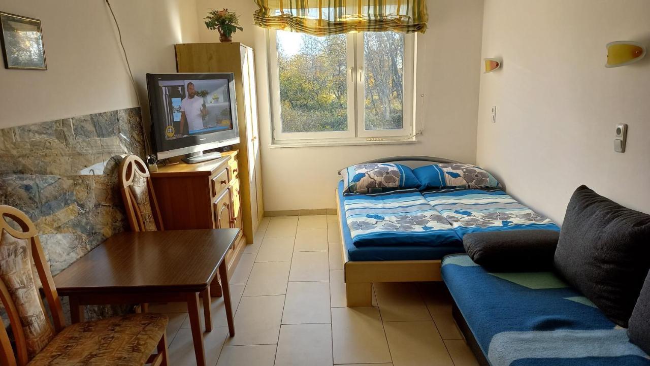 Pokoje Goscinne Dw Antom Dźwirzyno Extérieur photo