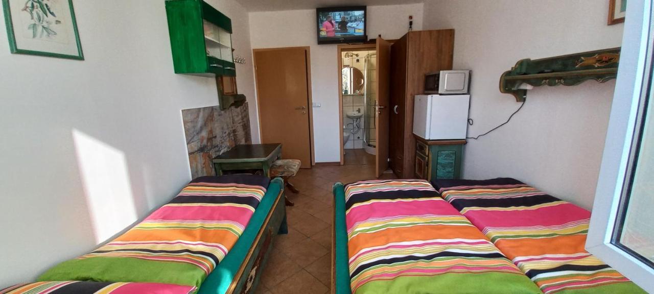 Pokoje Goscinne Dw Antom Dźwirzyno Extérieur photo