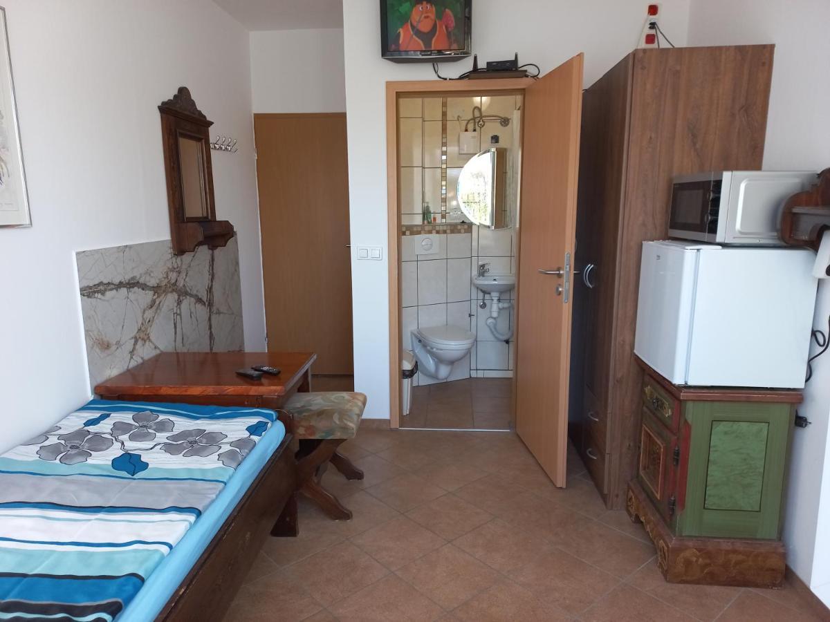 Pokoje Goscinne Dw Antom Dźwirzyno Extérieur photo