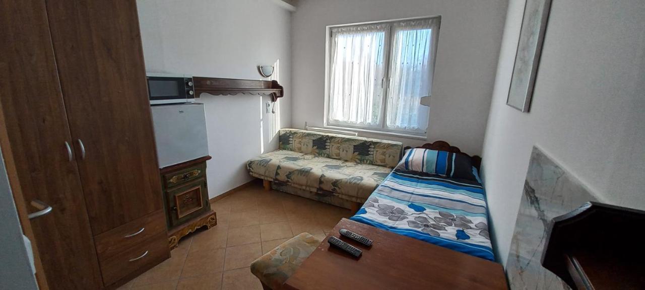 Pokoje Goscinne Dw Antom Dźwirzyno Extérieur photo